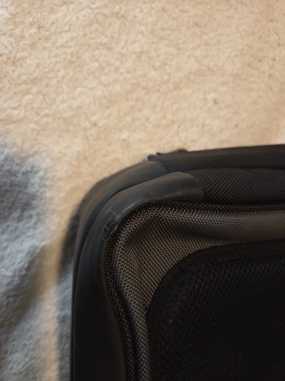 SwissGear Gray & Green Men’s Laptop Messenger Bag